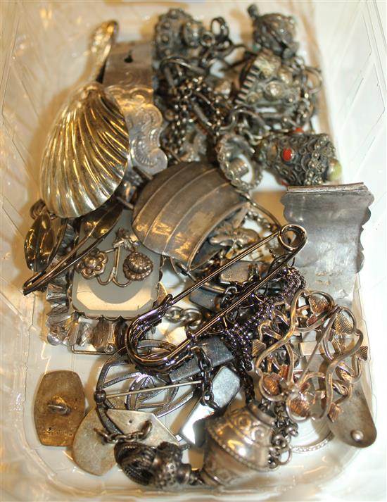 Silver jewellery etc